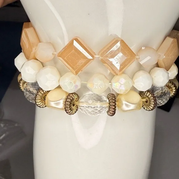 Chic Geometric Bracelet Set - Gold and Cream - Picture 2 of 3